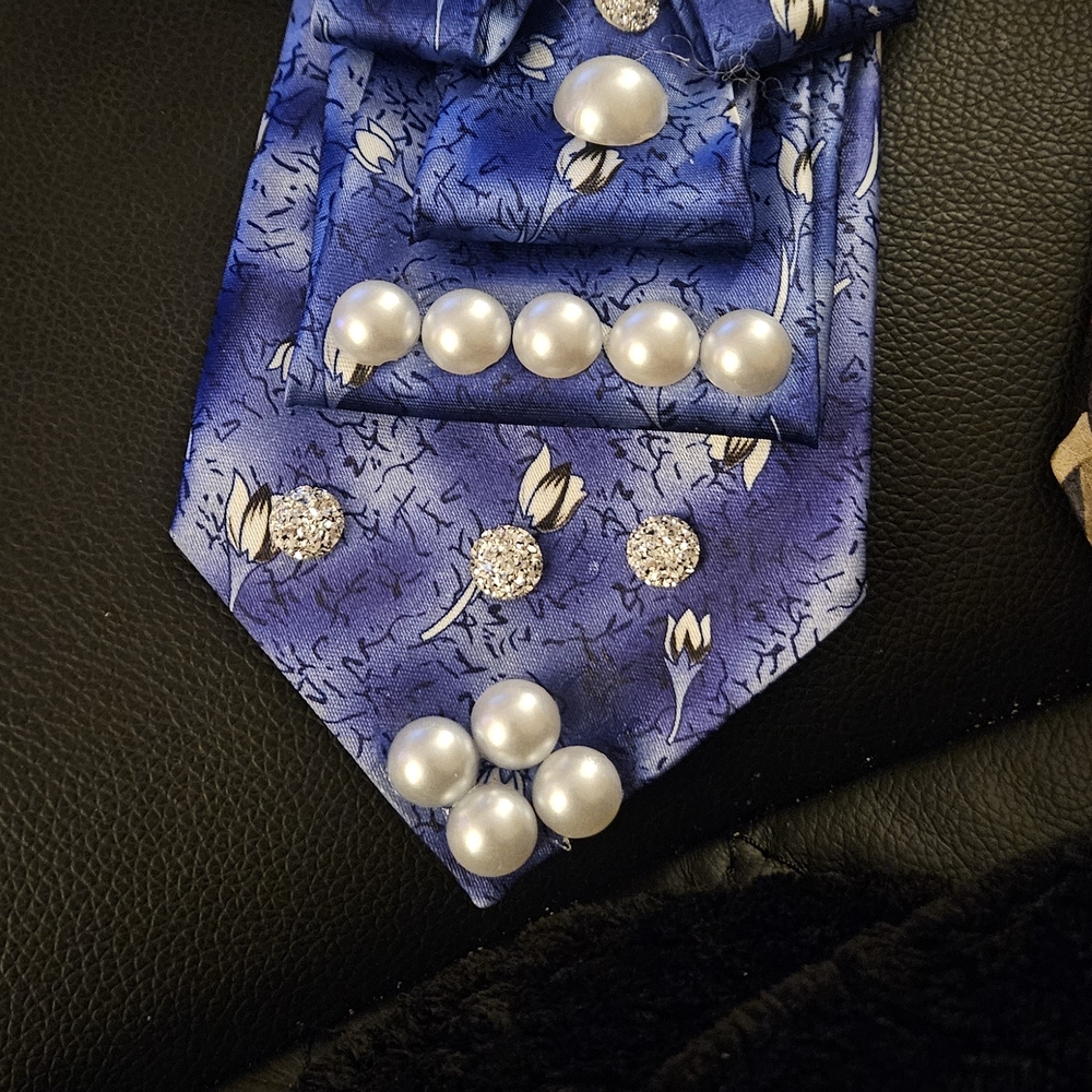 Stylish Blue Floral Men's Tie with Pearl Details